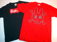 Tシャツ、ピンバッチなど